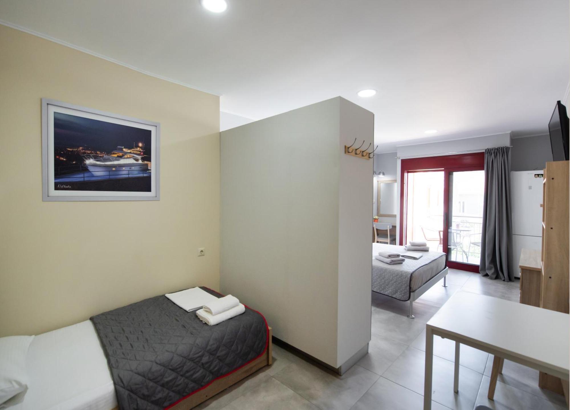 Excess Pansion Hotel Лефкада Екстериор снимка