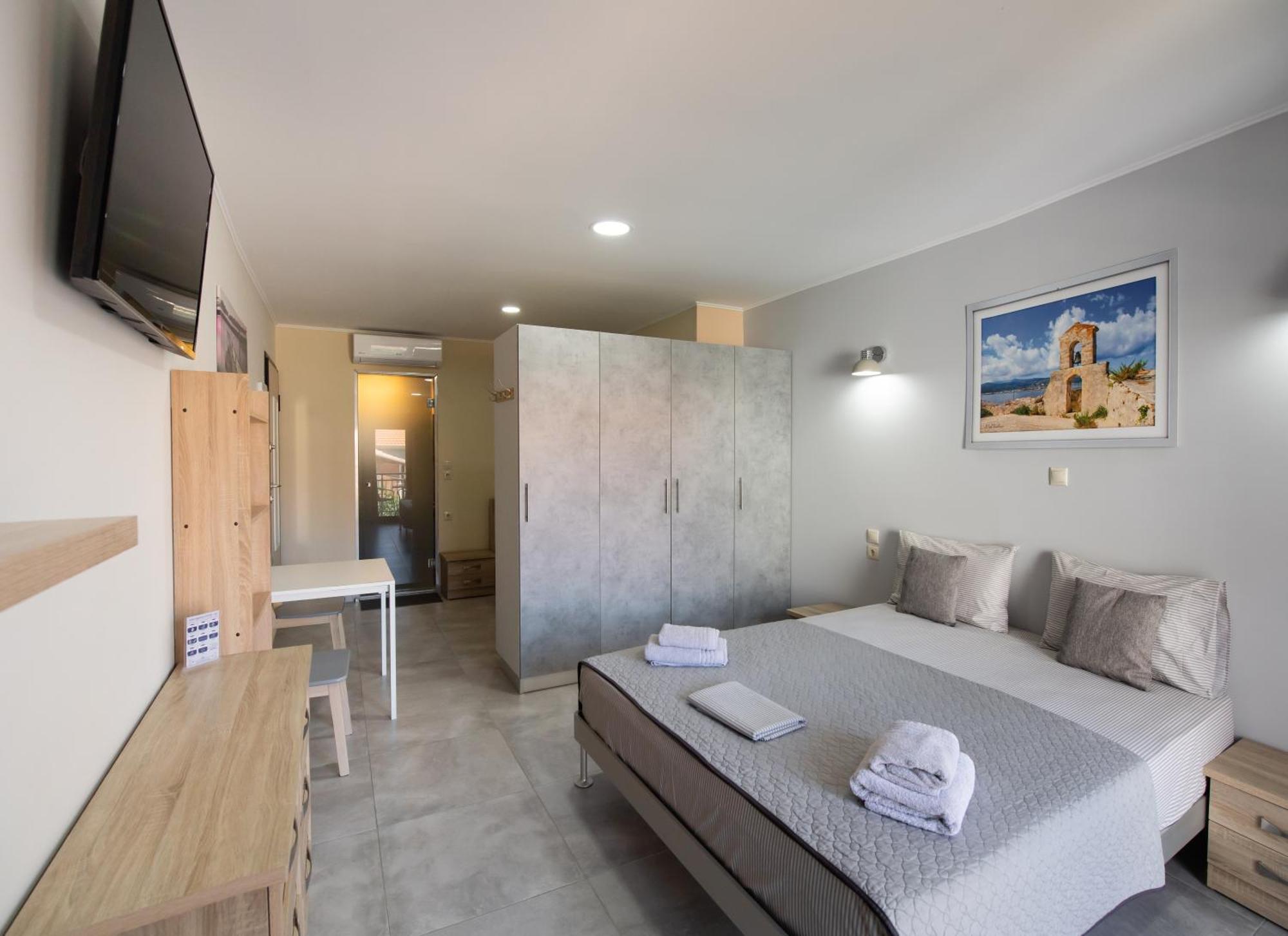 Excess Pansion Hotel Лефкада Екстериор снимка