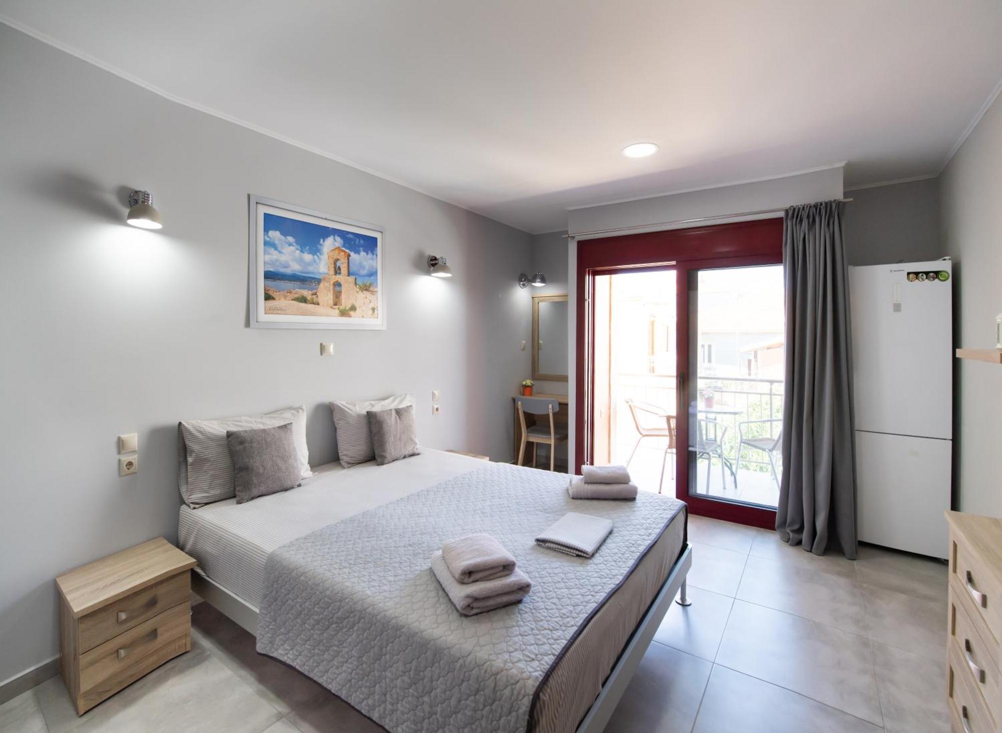Excess Pansion Hotel Лефкада Екстериор снимка
